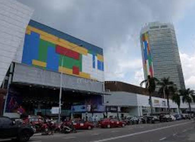 Shop with 💧 Water Point for Rent – Holiday Plaza, Johor Bahru! 1