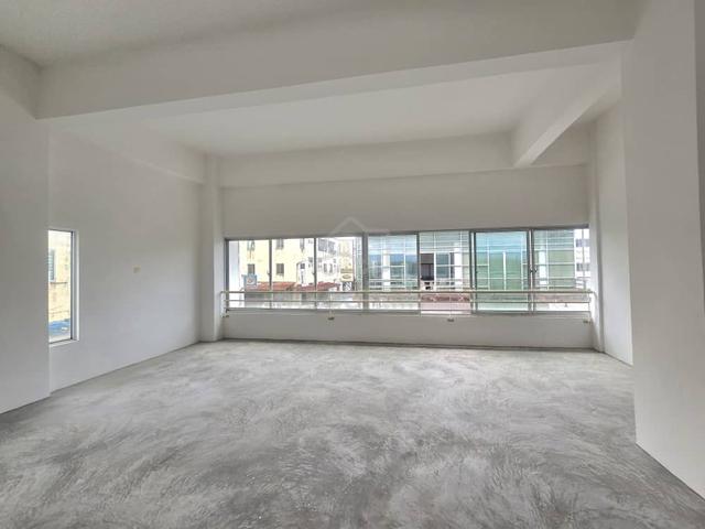 7th mile Corner 3 Storey shoplot for sale 5