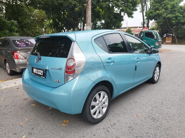 2013 Toyota PRIUS C 1.5 (HYBRID) NHP10R (A) - 4