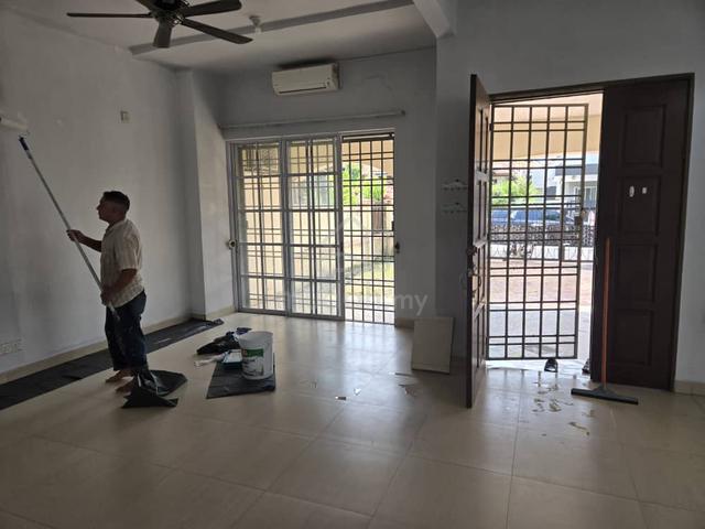 D'kayangan semi-detached house for rent 1