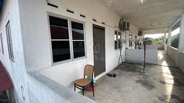 Kg Bukit naga, sec 32. Rumah tingkat 1, unit tepi 1