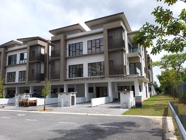 For Rent 🏘️Townhouse -  @ 16 Sierra, Puchong 1