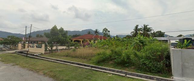 Kampung Dato Seri Kamaruddin Banglo Lot 1