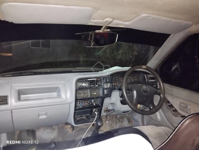 2003 Isuzu INVADER 2.8 (M) - 4