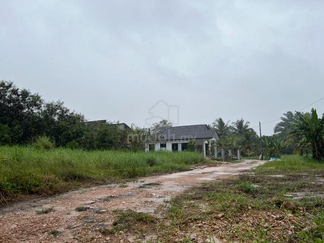 Tanah Lot Bangunan di Pantai Johor 1