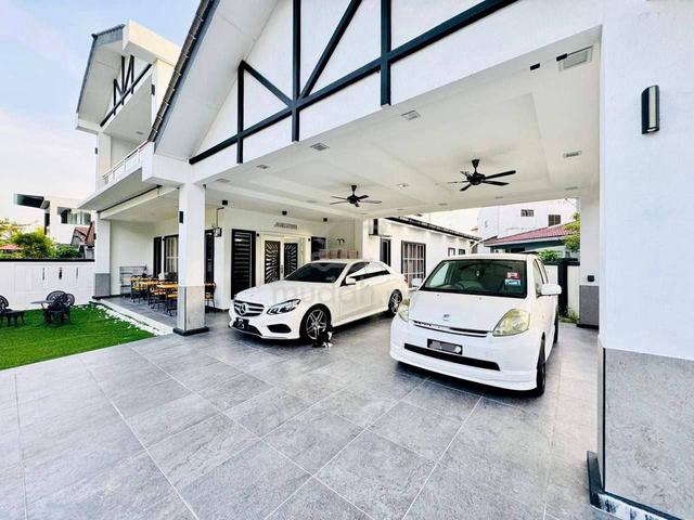 Corner Lot 2 Storey Jalan Platinum Seksyen 7 Shah Alam  3