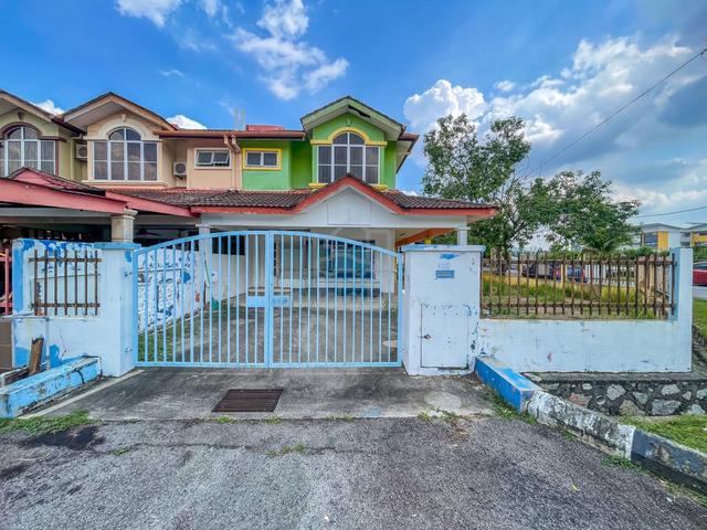 [CORNER LOT] Taman Pelangi Semenyih Double Storey Terrace House 1