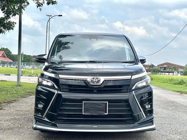 2018 Toyota VOXY 2.0 ZS KIRAMEKI (A) - 2