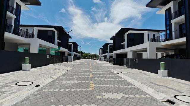 New Gates Guarded Lume Hines 3 Storey Super Semi Detached 1