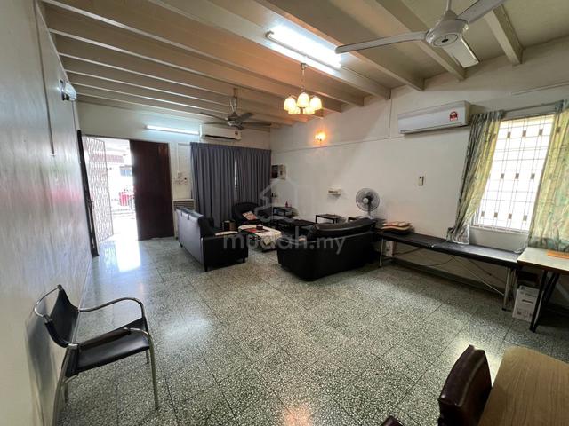 Double storey terrace in Pulau Tikus 1