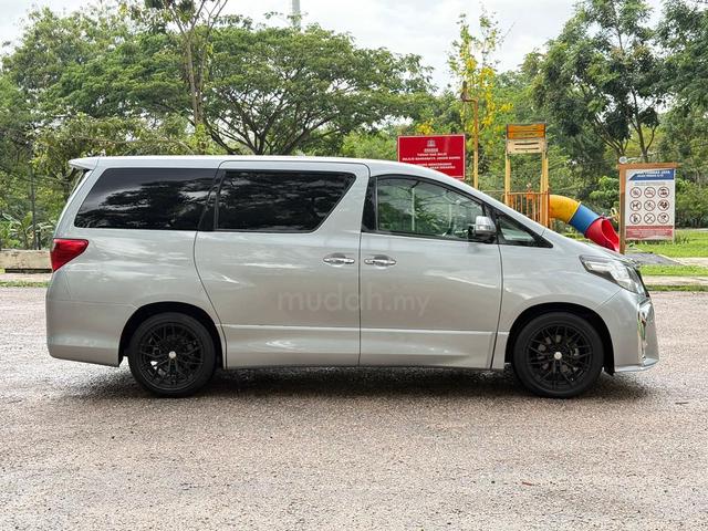 2013 Toyota ALPHARD 2.4 240S FACELIFT (A) - 3