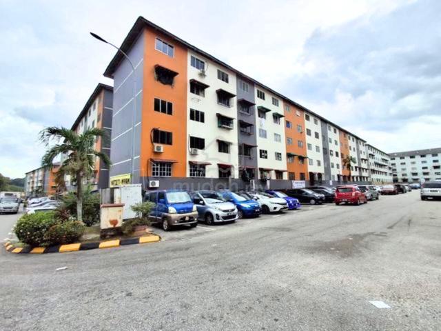 Kenanga Apartment (Taman Bunga Raya) 1