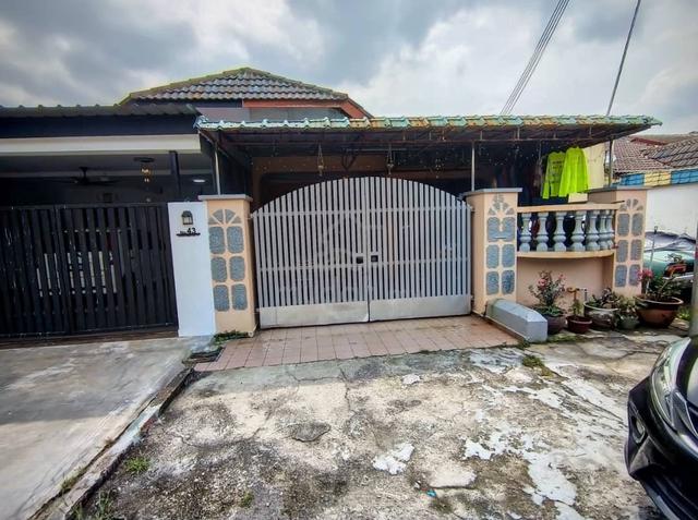 Taman Universiti Single Storey Terrace Endlot House 3bed Johor Bahru 1