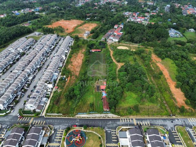 land at Residential area Bukit Rahman Putra 1