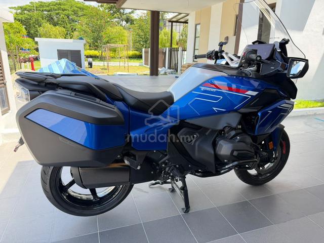 Bmw R 1300 RT low millage!! - photo 2 of 4