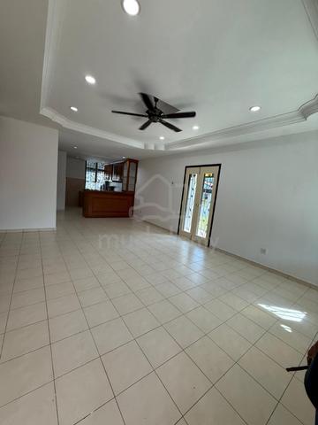 kempas indah corner 1