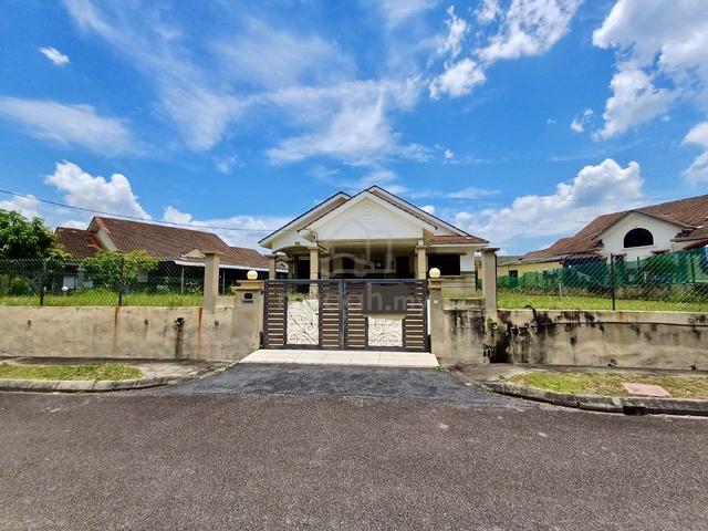 Banglo Setingkat Taman Bukit Bayu Sungai Lalang (Bawah Pasaran) 1