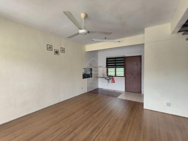 RUMAH CANTIK teres 2 tingkat Taman Matang Jaya Sungai Buloh 1