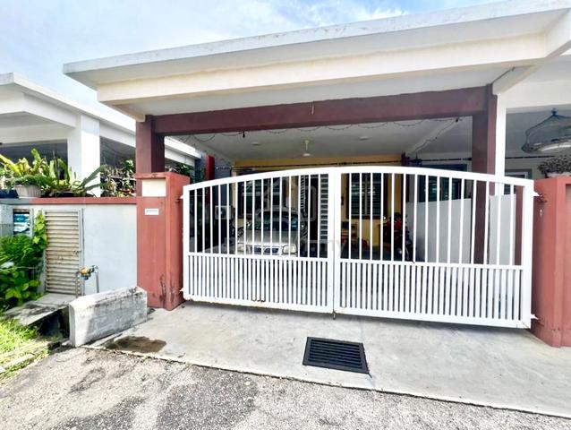 Teres Setingkat Taman Tanjung Minyak Perdana Tanjung Minyak Melaka 1