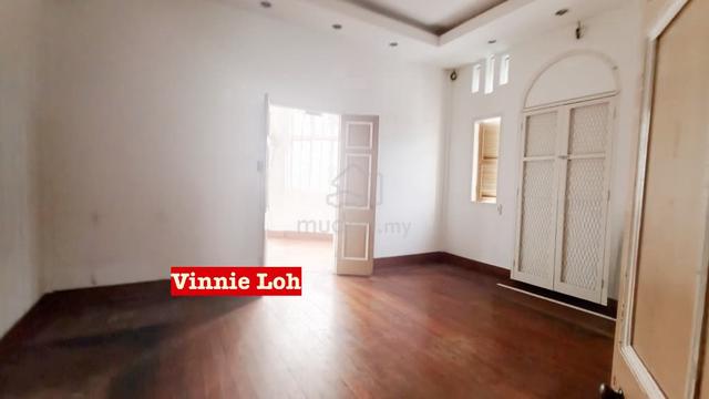 Commercial Shoplot For Rent @ Between Jalan Burma & Jalan Macalister, 1
