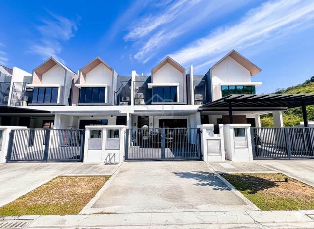 Partially Furnised Serenia Aiora Double Storey Sepang KLIA Rent 1