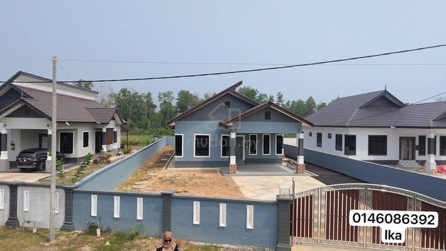 Banglo Setingkat Tanah Luas Kg Nyior Paka 1