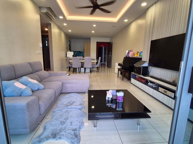 Queens Residences Q1 @ Queens Waterfront 1