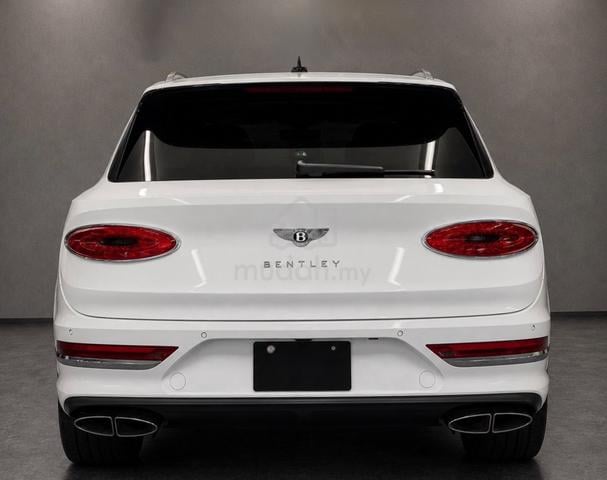 2023 Bentley Bentayga V8 CRICKET BALL INTERIOR - 4