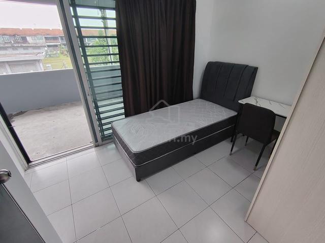 Senai aircon room for rent big balcony Jalan Scientex Jaya 12 1