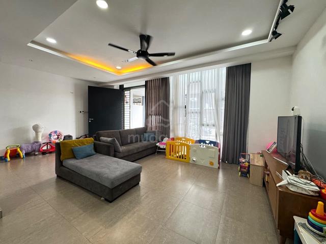 Pulai Jaya Cube 176 Double Storey Terrace 24x65 Renovated Low Downpaym 1