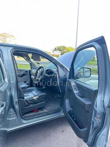 2012 Nissan NAVARA 2.5 LE (A) - 3