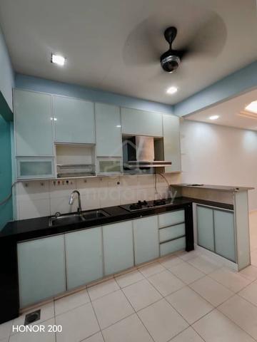 Bandar Bukit Raja (Ellis) double storey kitchen cabinet airconds rent 1