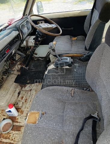 Toyota Hiace LH20 2.2 Diesel - 5