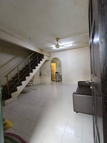 Johor Jaya Low Cost House / Jalan Seroja / Tebrau / 2 Bed 1 Bath 1