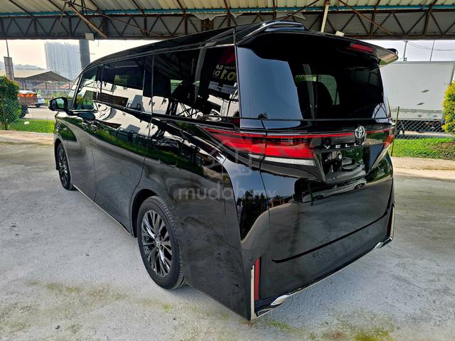 BLACK LEATHER 2025 Toyota VELLFIRE 2.4 Z PREMIER - 2