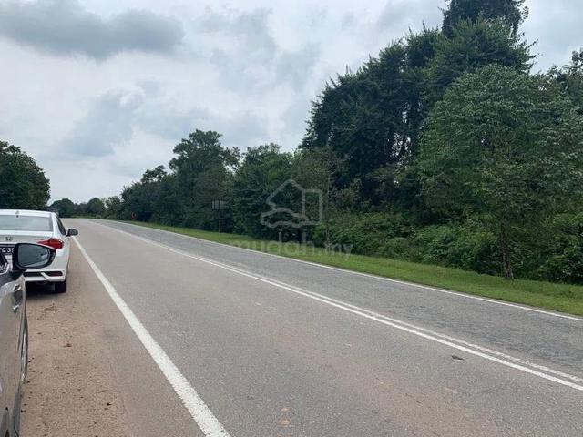 kulai simpang renggam 39/40 batu Mainroad side for sale industry zone 2