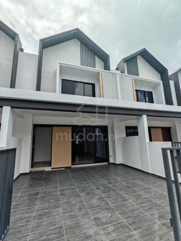 2 Storey House 4bed 4bath Brand New unit Bae Laman Permata Dato Onn 1