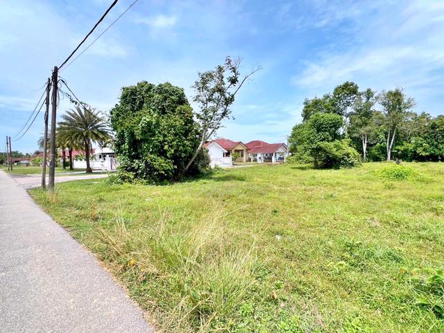 TANAH BESAR Lot Banglo Kg Peringat, Melor (Jalan Perol) Kelantan 1