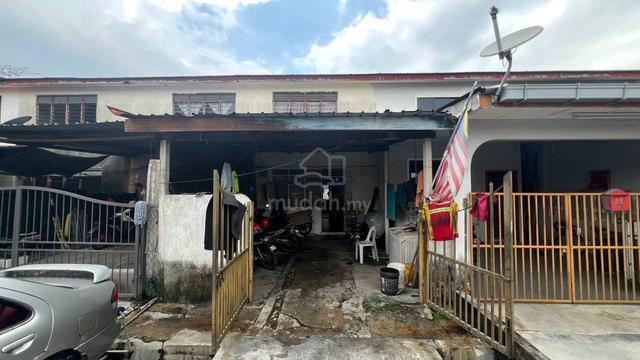 Ter,urah Double Storey Taman Sri Sungai Pelek, Sepang 1