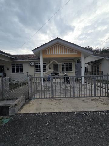 Semi-D Setingkat Untuk Dijual 1