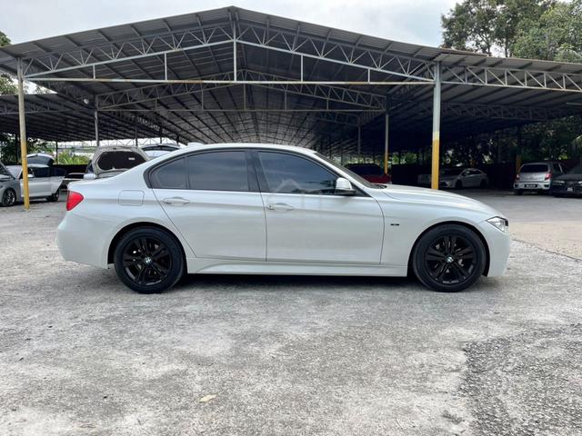 LOAN KEDAI 2014 Bmw 320i M SPORTS 2.0 F30 LikeNEW - 4