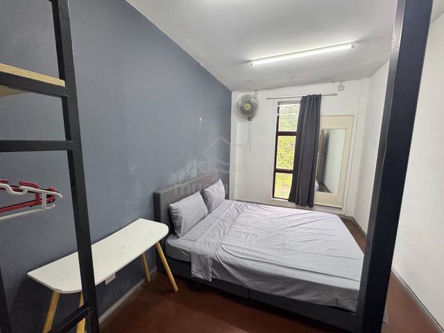 Taman Molek Common Room for Rent 1