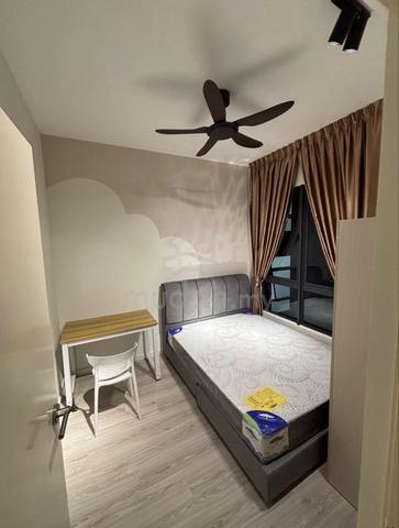 UPM | Middle Room | MRT Putra Permai Seri Kembangan 1