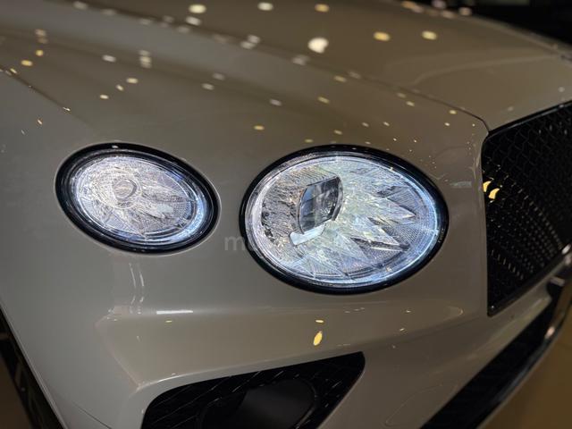 2022 Bentley Bentayga 4.0 Mulliner (JPN Spec) - 3