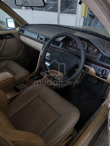 Mercedes Benz 220E 2.2 W124 (A) - 2