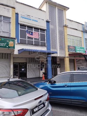 2 storey freehold shop, facing main road at Seremban 3 1