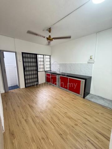 Ulu Tiram, Bukit Jaya, Puteri Wangsa, 2 Tingkat 3Bilik Tidur Full Loan 2