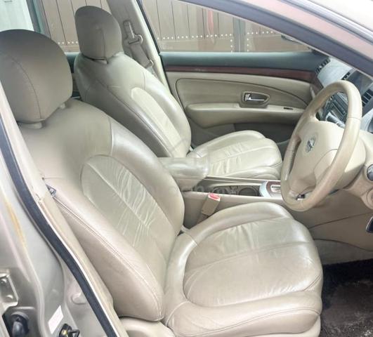 Nissan SYLPHY 2.0(A)PREMIUM LUXURY NAVI*MIL99K - 4