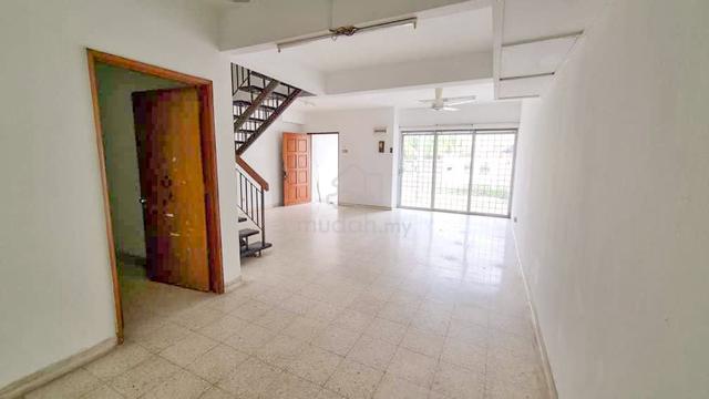 Landed House for rent @ Seri Kembangan 1
