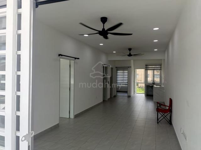 Brand New Townhouse Bukit Raja Klang 3R2B | Near Surau 1